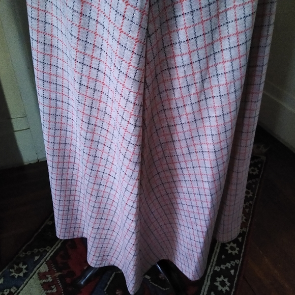 VINTAGE Maxi Gray Polyester Skirt with Red, Black and Metallic Silver Grid - Picture 4 of 6